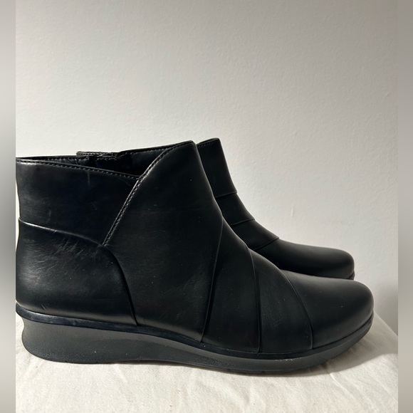 Clarks Black Ankle Booties - Picture 3 of 10